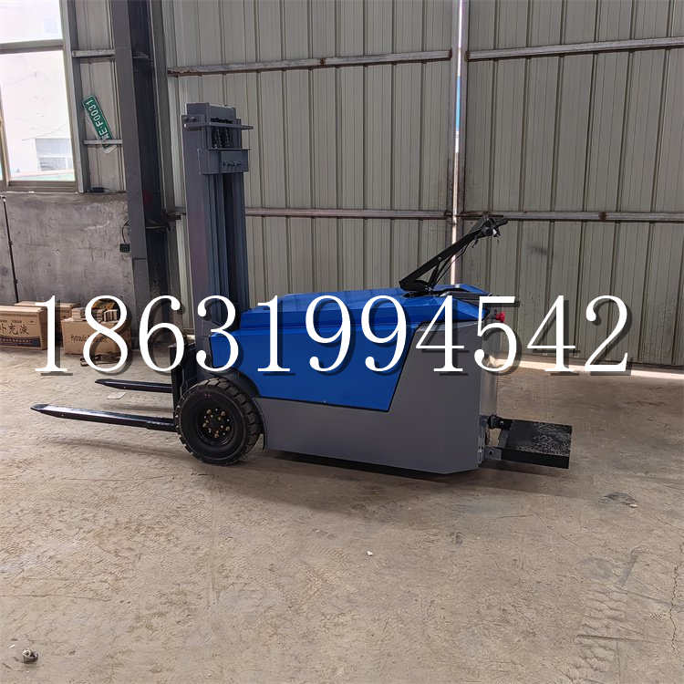 道里区全电动叉车插腿式堆高车液压装卸车1.5吨升高小型站驾式铲车